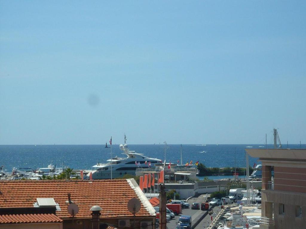 Charmant 2P Vue Mer Face Au Port De Golfe Juan מראה חיצוני תמונה