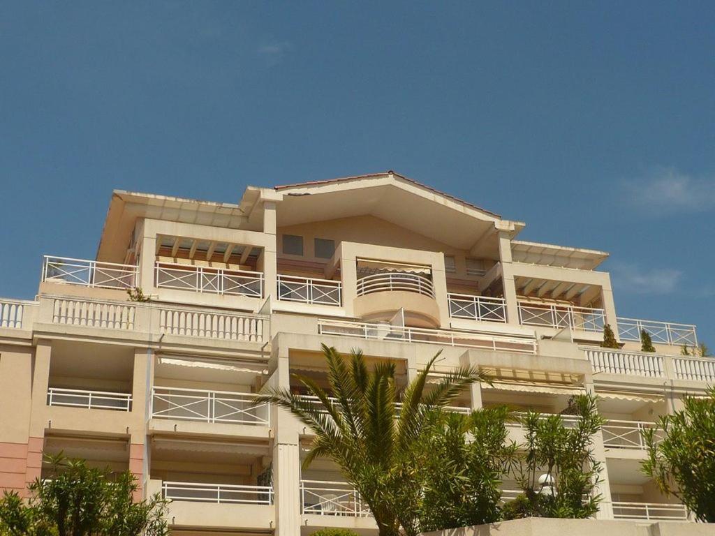 Charmant 2P Vue Mer Face Au Port De Golfe Juan מראה חיצוני תמונה