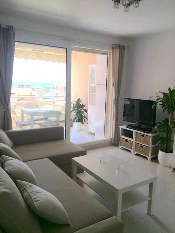 Charmant 2P Vue Mer Face Au Port De Golfe Juan מראה חיצוני תמונה